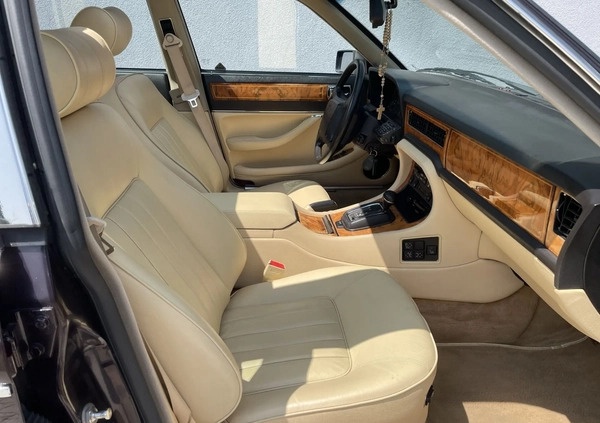 Jaguar XJ cena 48900 przebieg: 192000, rok produkcji 1993 z Jasło małe 172